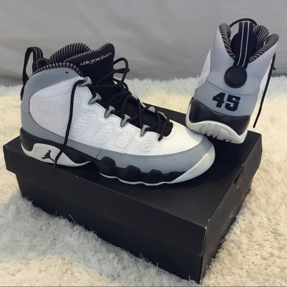 Air Jordan 9 Retro